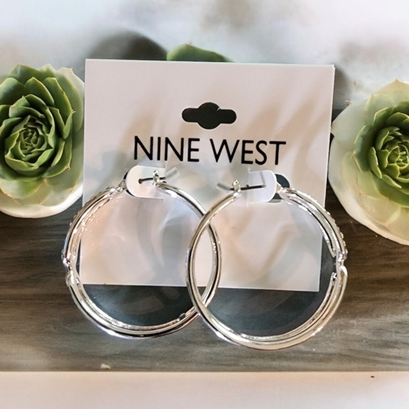 Nine West Silver Tone Crystal Rhinestone Paperclip Hoop Earrings NWT - Picture 1 of 13